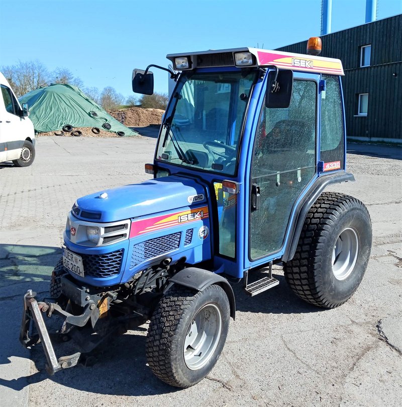 zeigt Traktor